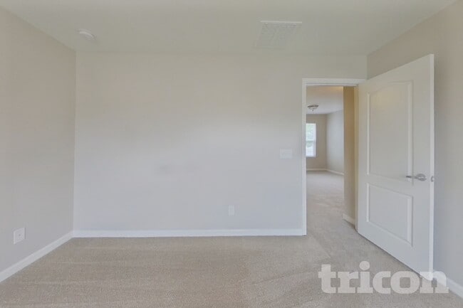 Photo - 1048 Silverberry St