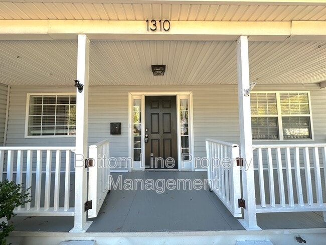 Photo - 1310 Parkwood Ave