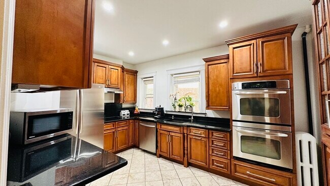 186 Naples Rd Unit 2