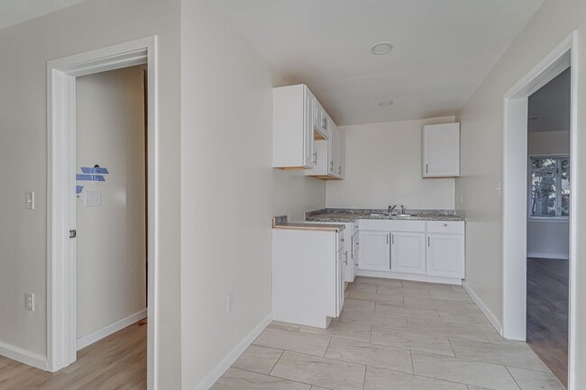 Photo - 2 bed 1 bath in Oildale!