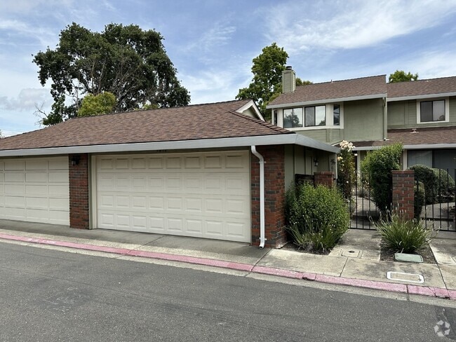 Building Photo - Spacious 3 Bed, 2.5 Bath West Dublin Townh... Rental
