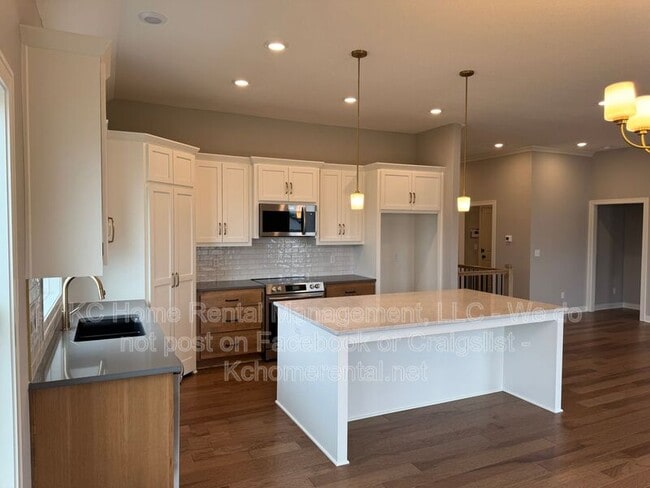 Photo - 18805 Skyview