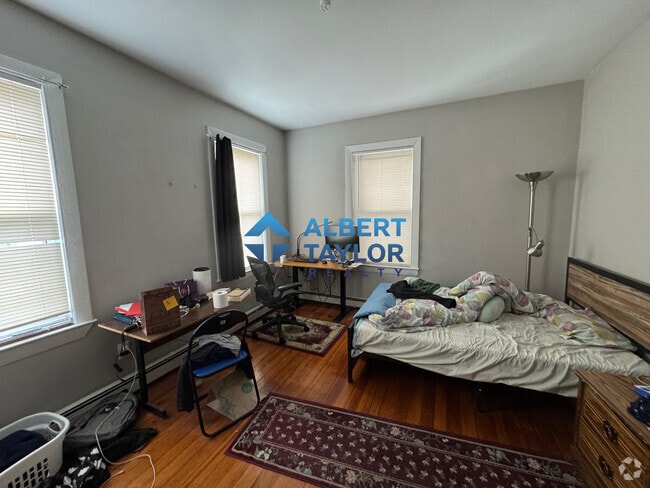 Building Photo - 135 Columbia St Rental
