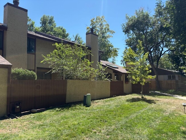 Building Photo - 2643 Grapewood Ln