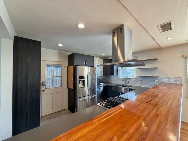 Photo - 4535 49th St