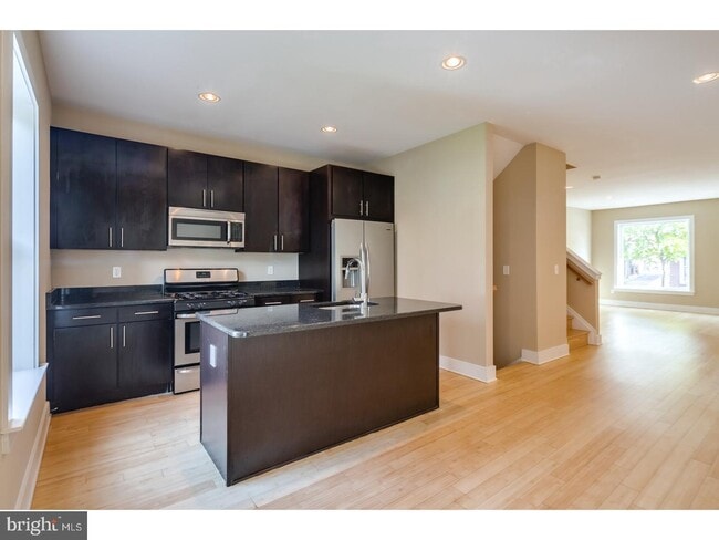 Photo - 513 Carpenter St