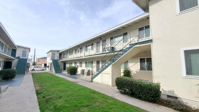 Building Photo - 635 S Grevillea Ave Unit 635-10 Rental