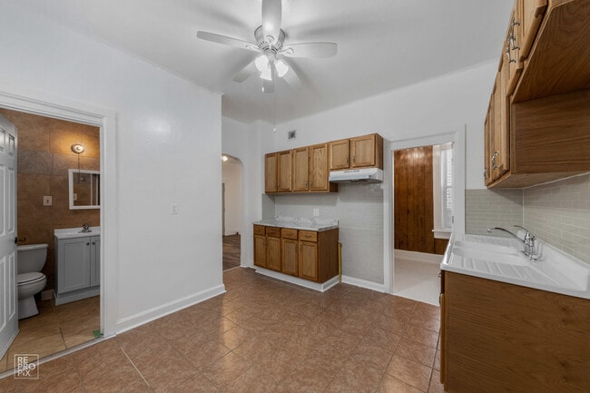 2409 S Spaulding Ave Unit 1