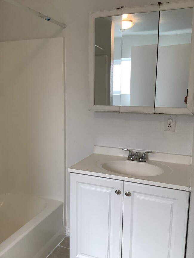 Photo - Spacious and bright 3-bedroom, 2-bathroom ...