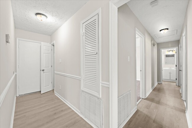 Photo - 2357 Basswood Dr