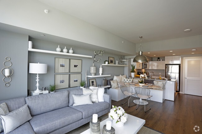 1 BR, 1 BA - 665 SF