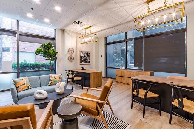 Campus Yugo-Charleston-POI-05 - Yugo Charleston Campus