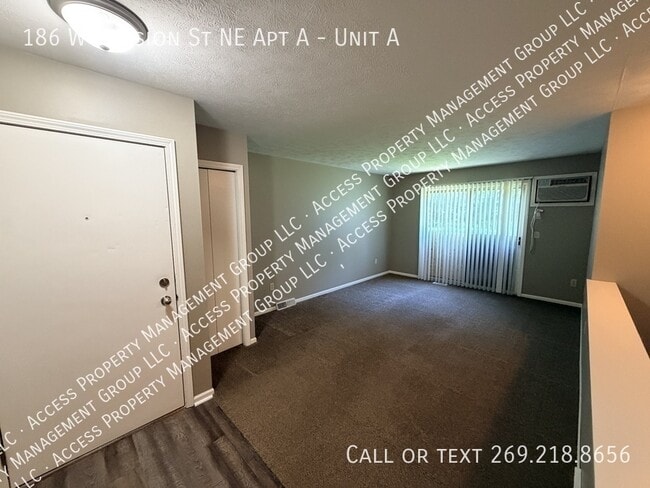 Photo - 186 W Division St NE