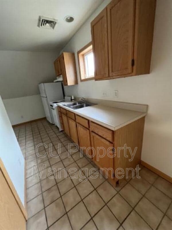 Photo - 609 W White St Unit Apt 2