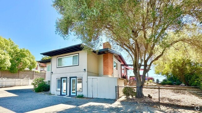 Building Photo - Upgraded & Remodeled Unit in Fallbrook!  H... Rental