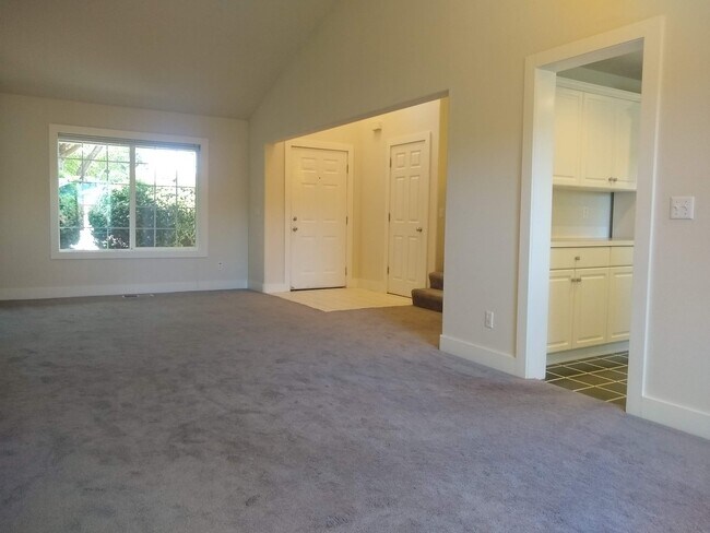 Photo - 787 St Charles Pl
