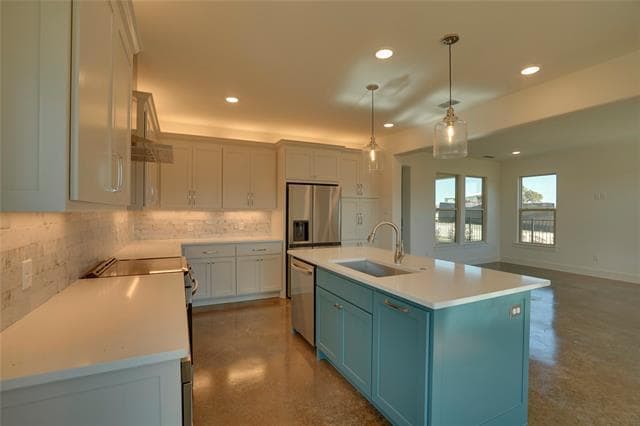 Photo - 300 Red Bird Ln