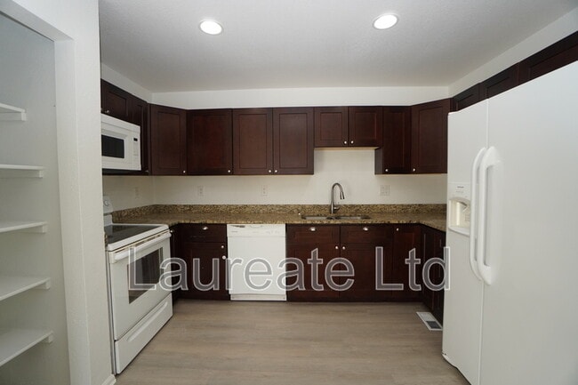 Photo - 2995 W Yale Ave