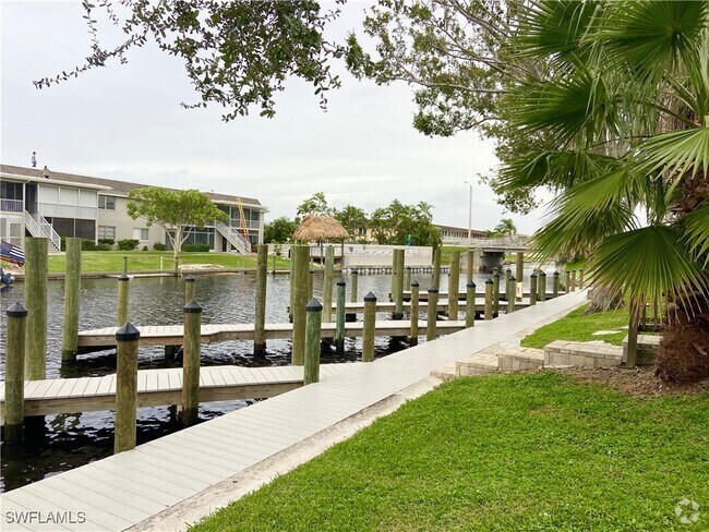 Building Photo - 1107 SE 46th Ln Unit D Rental