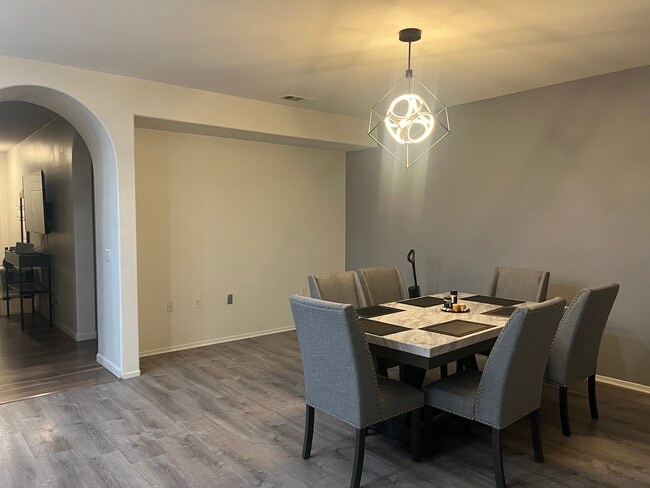 Photo - 13998 Old Mill Ln