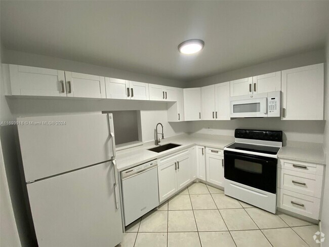 Building Photo - 4344 NW 9th Ave Unit 9-3D Rental