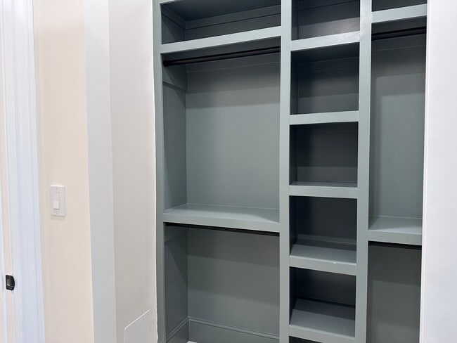 Photo - 226 McCowat St