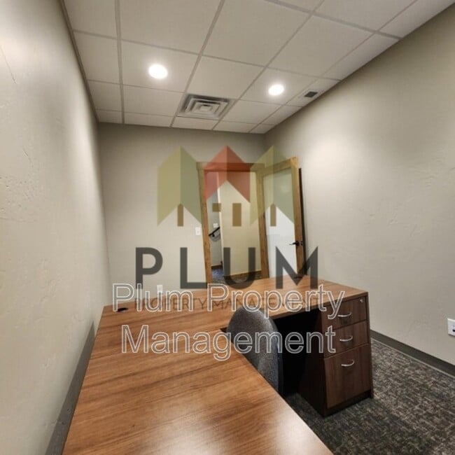 Photo - 425 N 5th St W