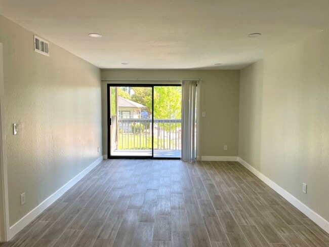 Photo - Fully Remodeled 2bedroom near downtown Unit 12