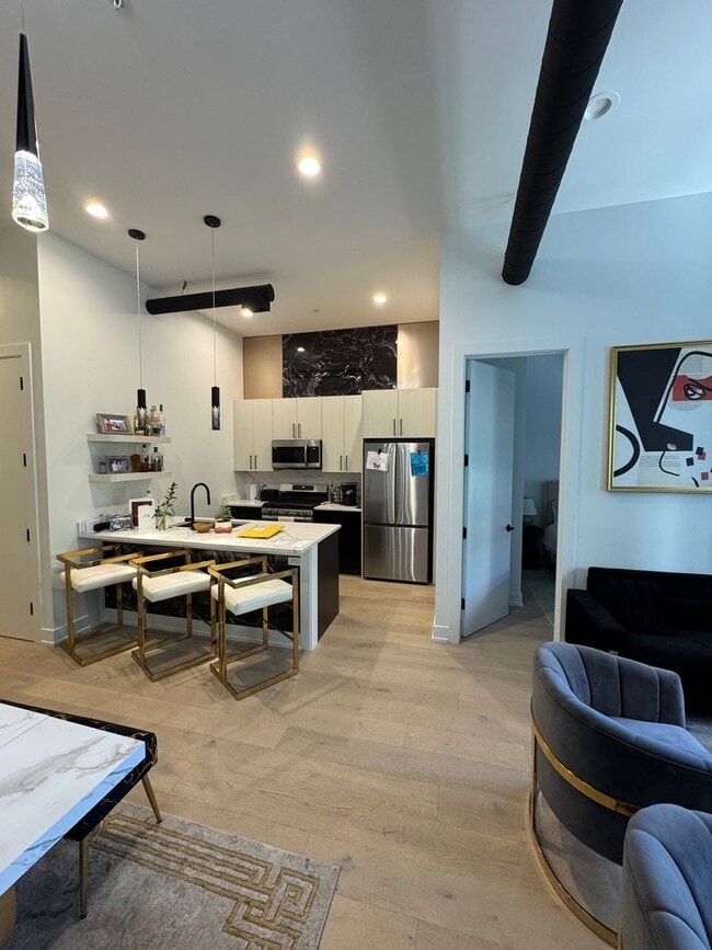 Photo - 77 W Chestnut St Unit 3B