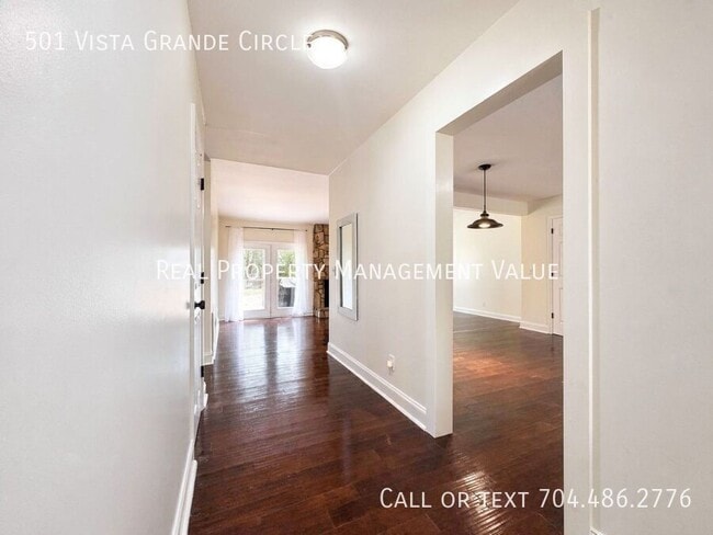 Photo - 501 Vista Grande Cir