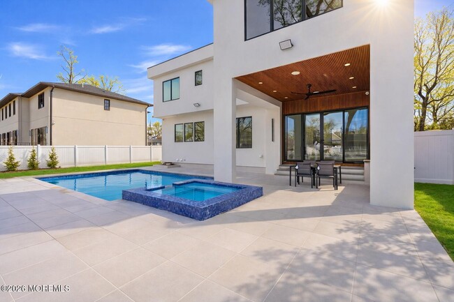 Photo - 150 Ampere Ave