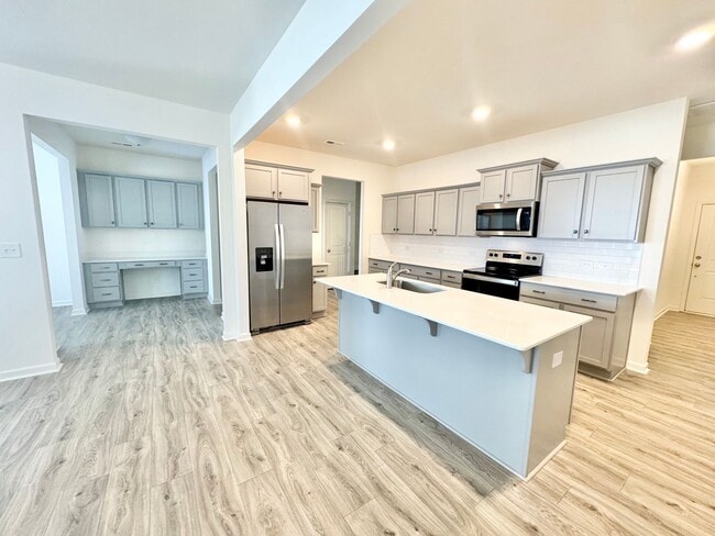 Photo - 3 Bedroom paired home with loft and 2 car garage minutes from shopping, I-40 and I-77 _SPRING SP...