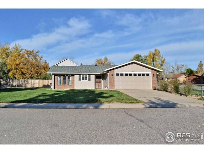 Photo - 907 49th Ave