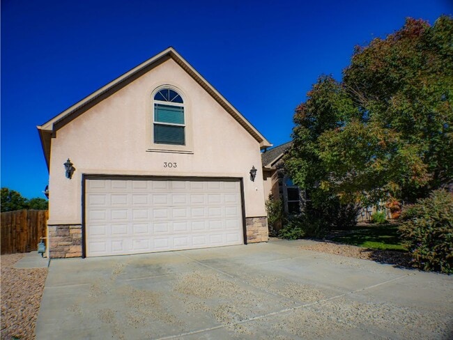 Photo - 303 Belden Ct House