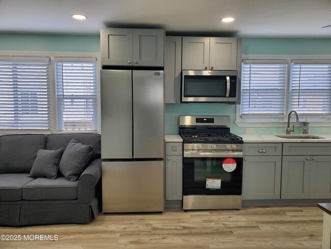 Photo - 115 Dupont Ave