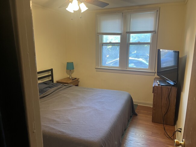 Building Photo - 1741 N Franklin Pl Unit 1