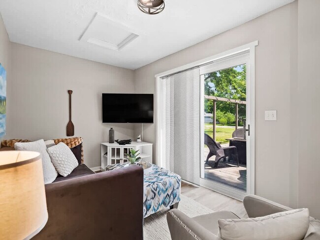 7525 Lake Rd E Unit SI ID1496052P