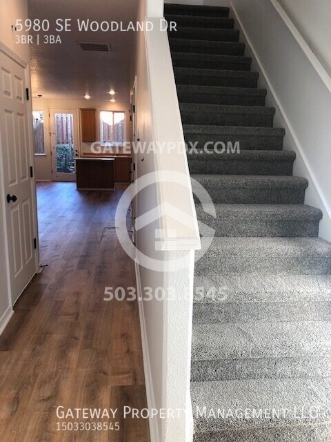 Photo - 5980 SE Woodland Dr