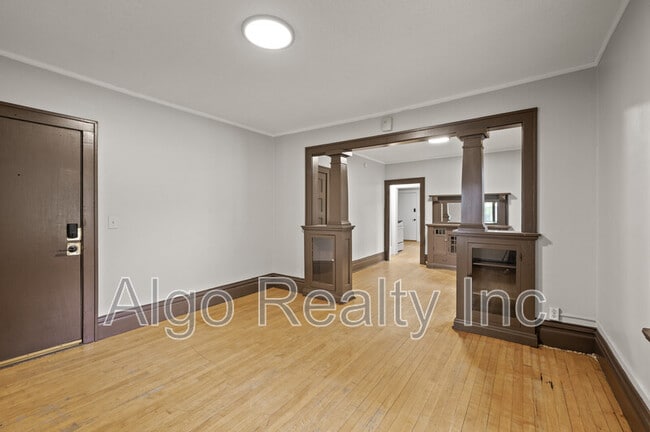 Photo - 3400 Elliot Ave