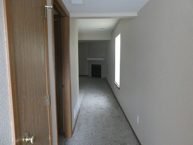 Photo - 3 Bedroom 2.5 bath Duplex in Blue Springs