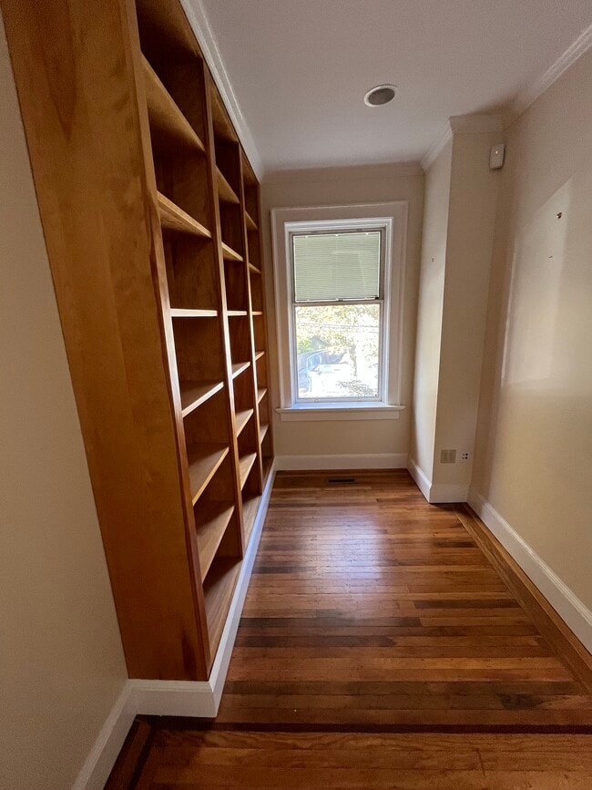 Photo - 409 Temple St