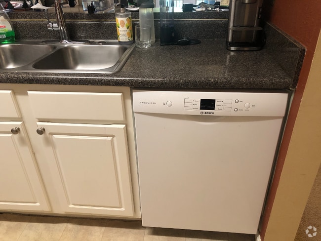 Building Photo - 3655 Habersham Rd NE Unit 140 B Rental