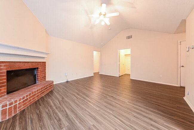 Photo - 1011 Caliente Dr