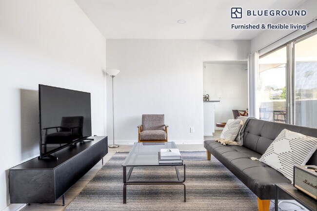 Photo - 3537 Clarington Ave Unit FL2-ID418