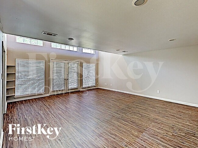 Photo - 13818 Lynnwood Ln