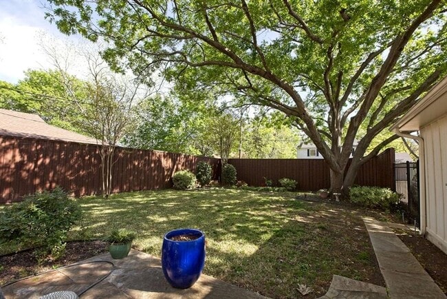 Photo - Garden home in great location. Don't miss