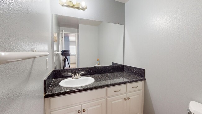 Photo - Spacious 5-Bedroom Family Home Available for Long Term Rent!