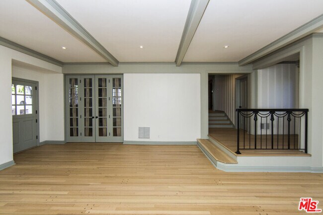 Photo - 271 Loring Ave