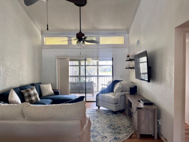 Photo - 206 Woodlake Wynde