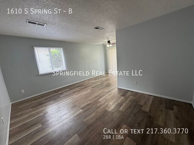 Photo - A Breath of Fresh Air: 2 Bed/1 Bath Main F... Unidad B